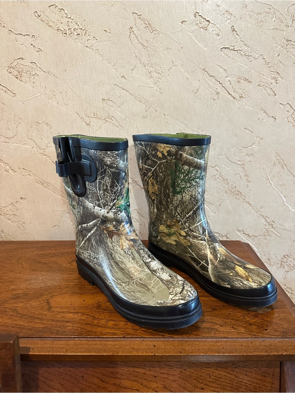 Magellan Outdoors Youth Camo RealTree Rain Boots with Buckle Size Youth 6